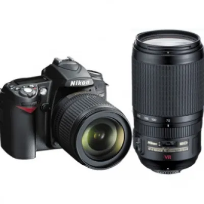 Hot Nikon D90 Digital SLR Camera with AF-S DX 18-105mm and G AF-S VR 70-300mm Lenses
